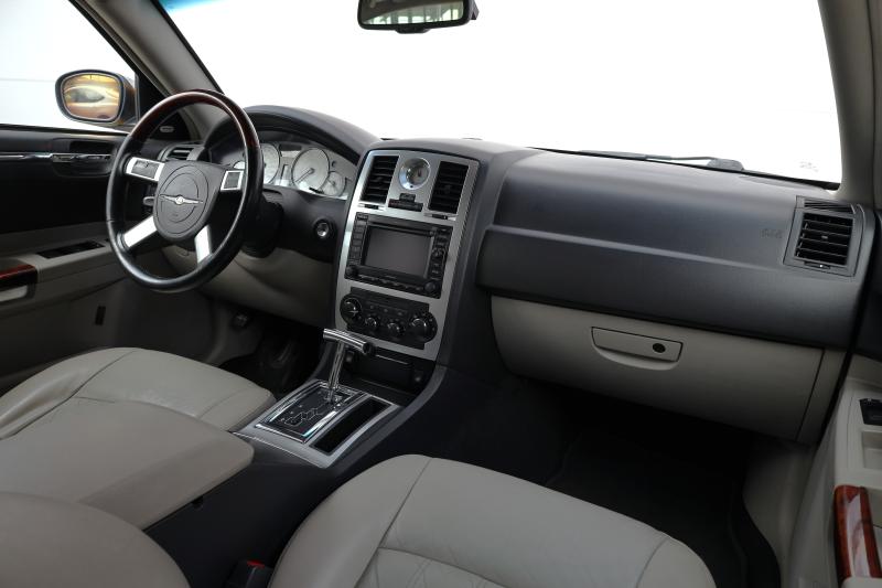 Chrysler - 300C - pic13