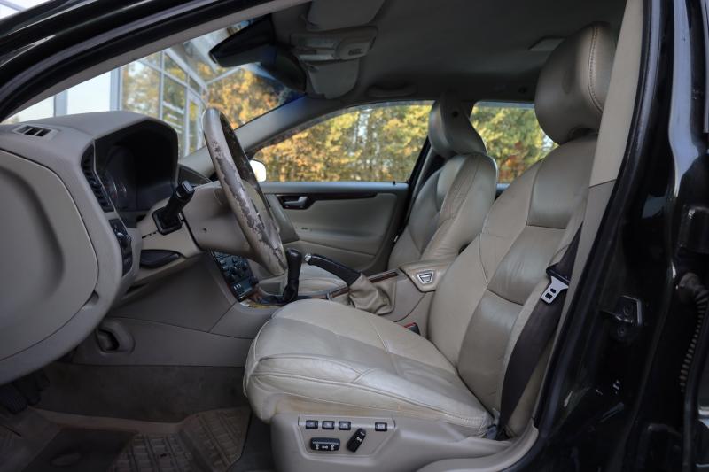 Volvo - V70 - pic9