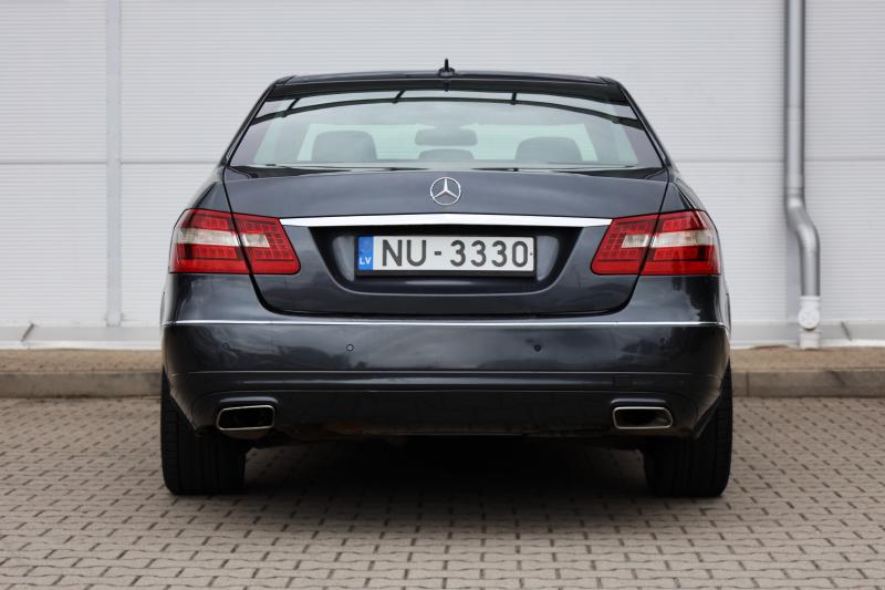 Mercedes-Benz - E200 - pic5