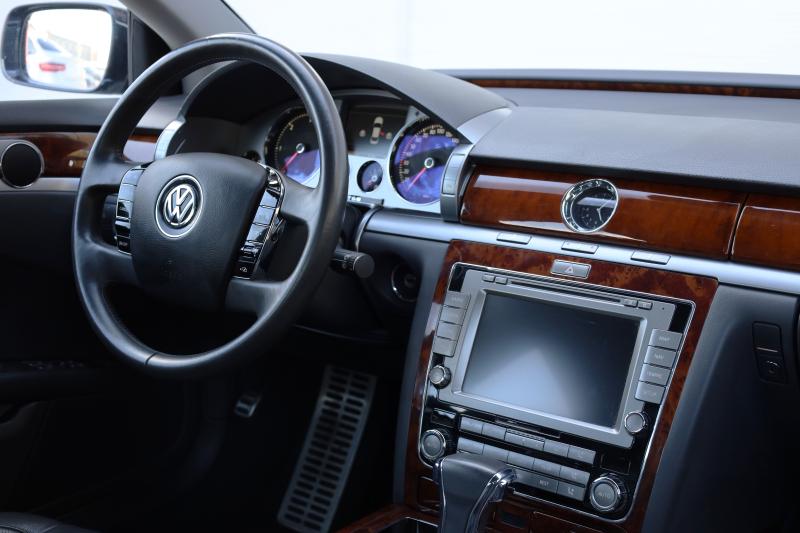 Volkswagen - Phaeton - pic12