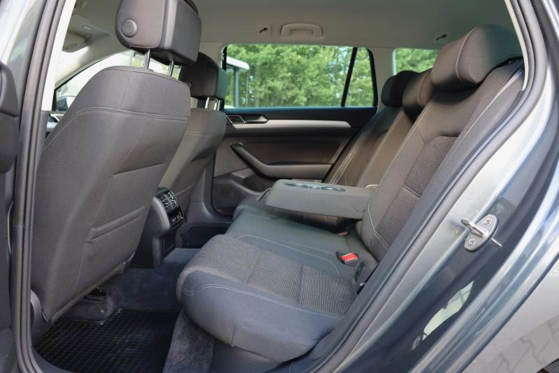 Volkswagen - Passat - pic13