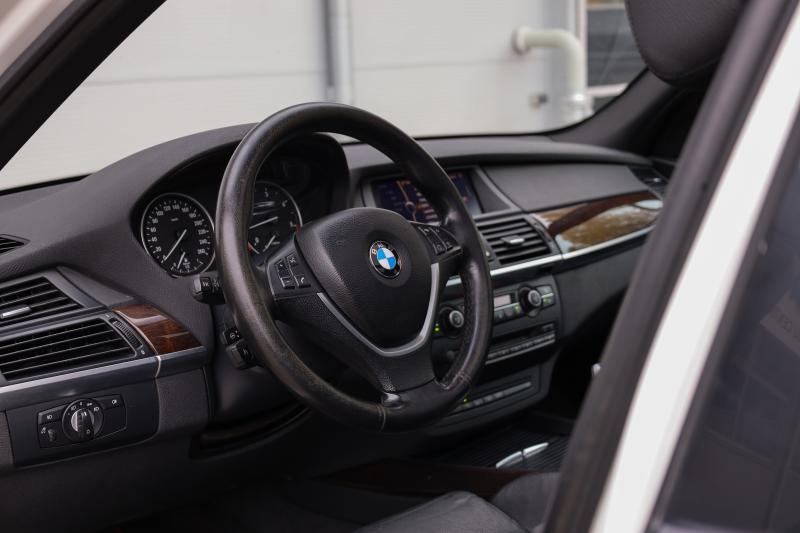 BMW - X5 - pic9