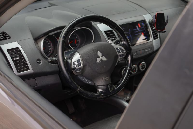Mitsubishi - Outlander - pic9