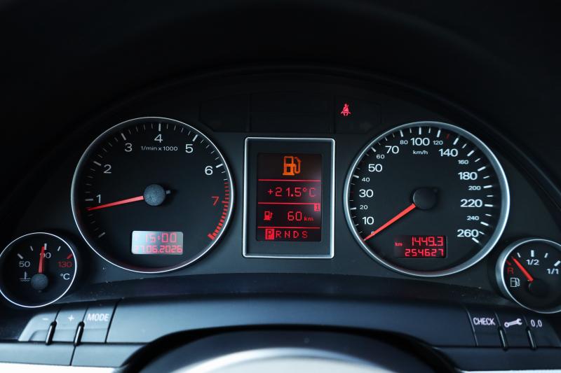 Audi - A4 - pic22