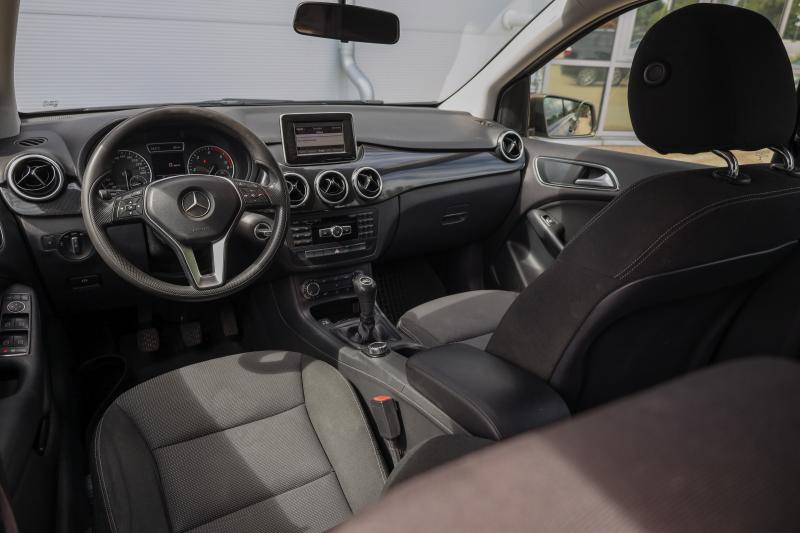 Mercedes-Benz - B180 - pic9