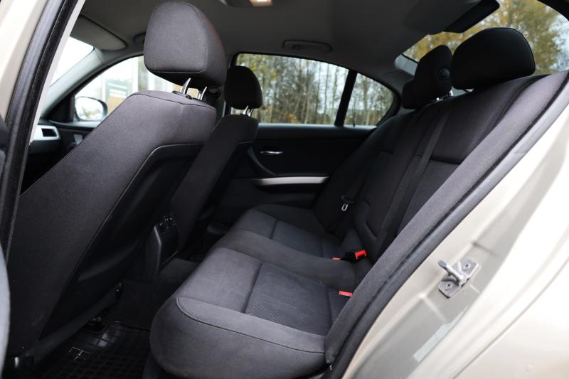 BMW - 318 - pic16