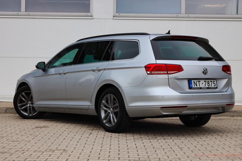 Volkswagen - Passat - pic5