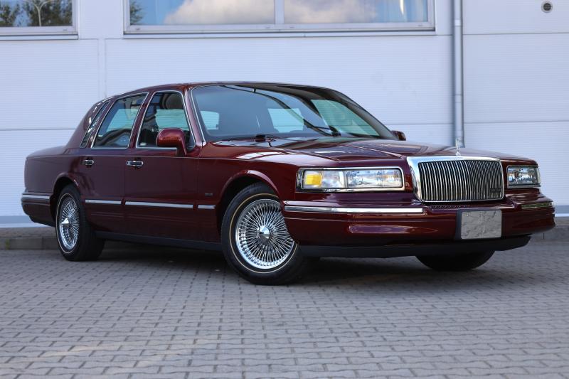 Lincoln - Town Car - pic4