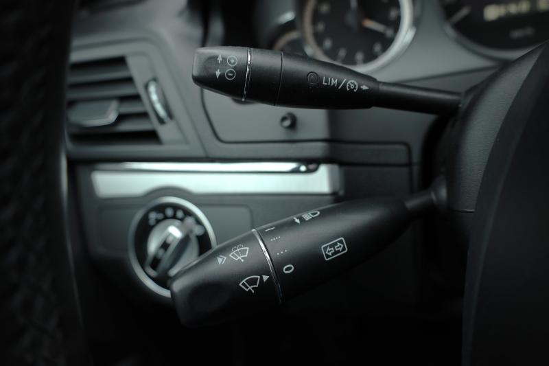 Mercedes-Benz - E350 - pic21