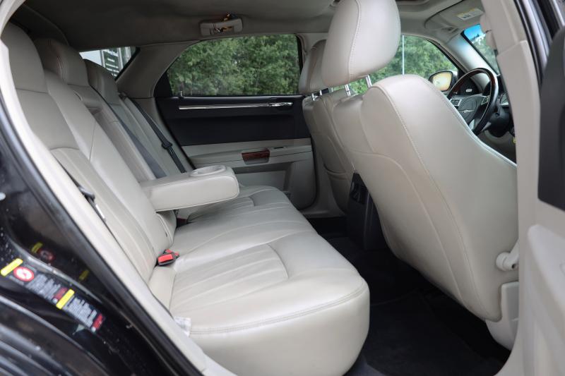Chrysler - 300C - pic18