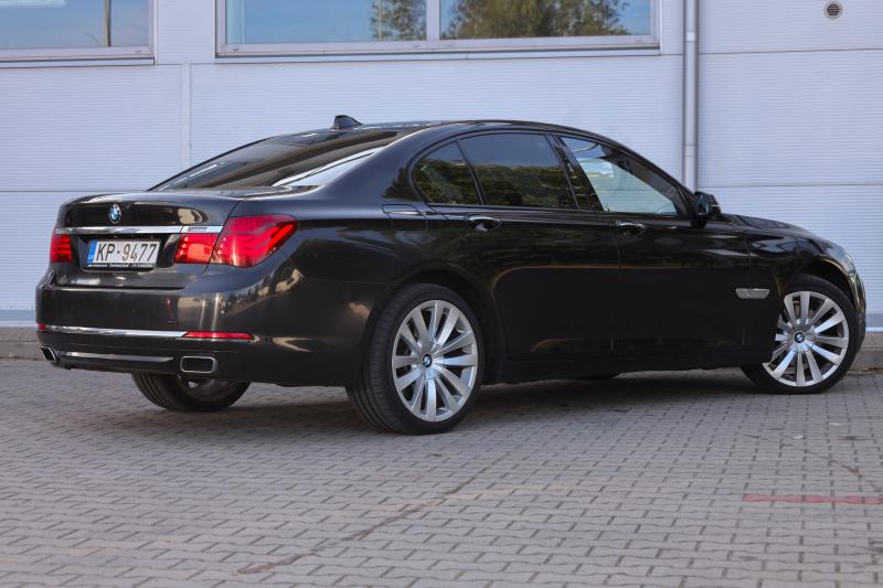 BMW - 740 - pic6