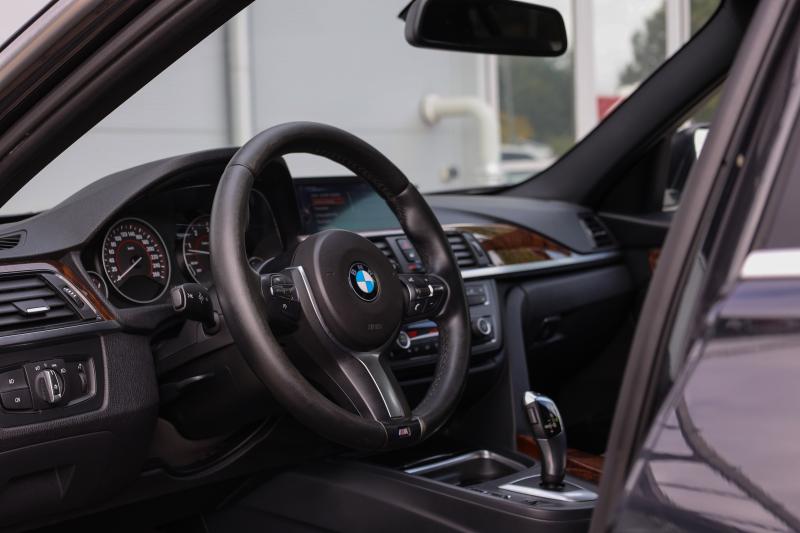 BMW - 330 - pic9