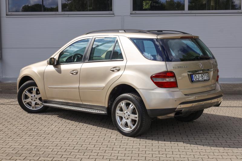 Mercedes-Benz - ML320 - pic4