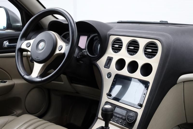 Alfa Romeo - 159 - pic13