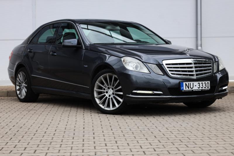 Mercedes-Benz - E200 - pic2