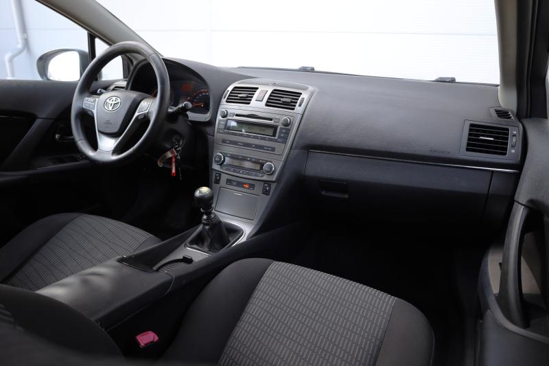 Toyota - Avensis - pic8