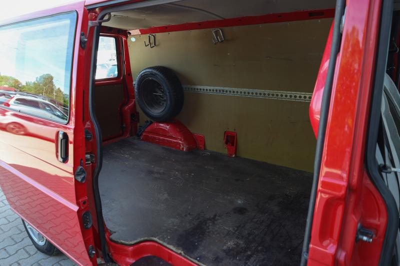 Volkswagen - Transporter - pic10