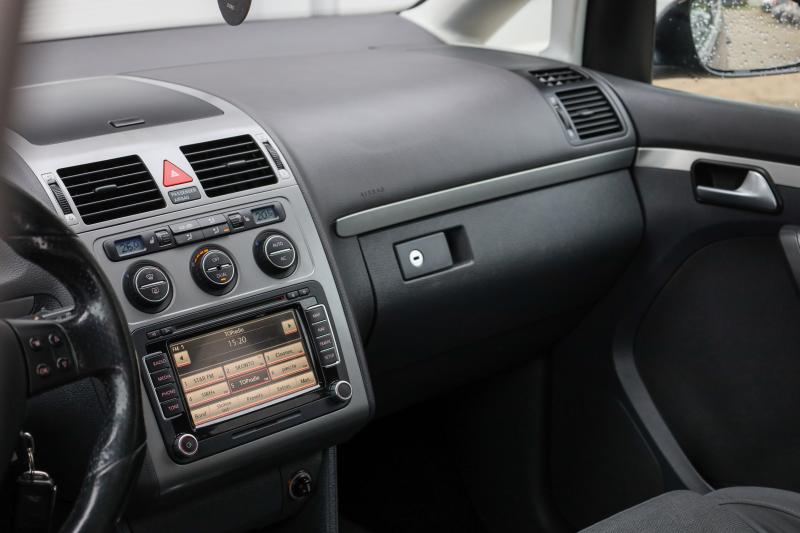 Volkswagen - Touran - pic11