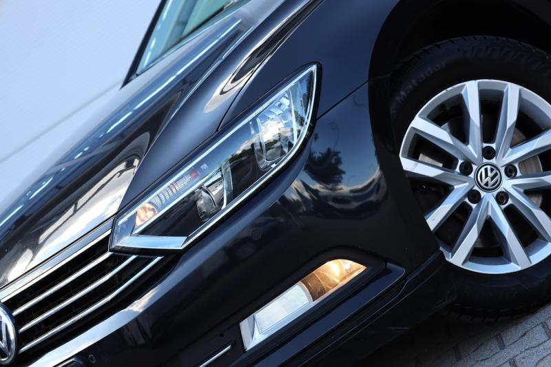 Volkswagen - Passat - pic1