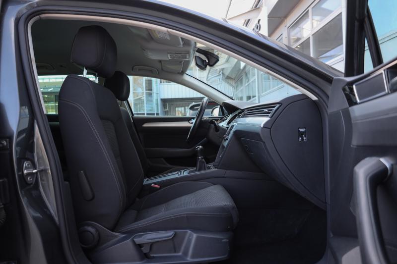 Volkswagen - Passat - pic17