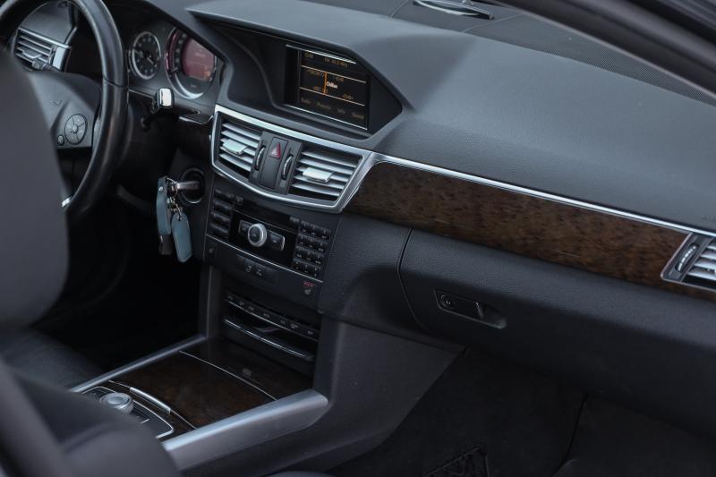 Mercedes-Benz - E300 - pic18