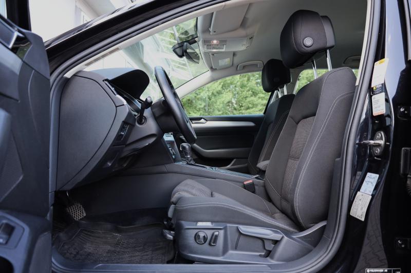Volkswagen - Passat - pic4