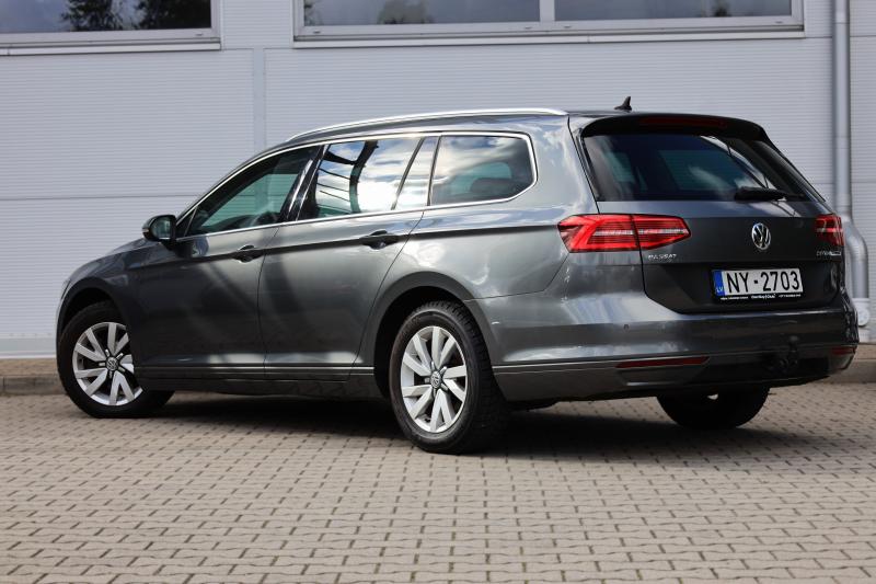 Volkswagen - Passat - pic3