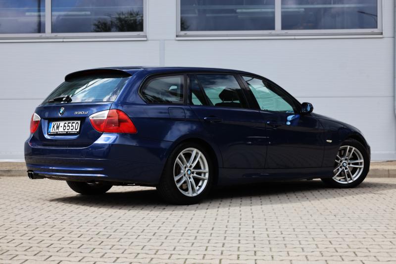 BMW - 330 - pic6