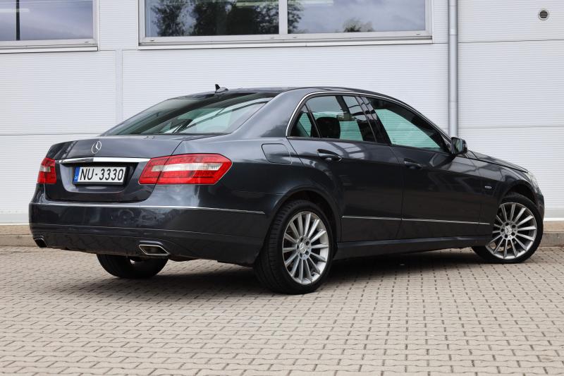 Mercedes-Benz - E200 - pic6