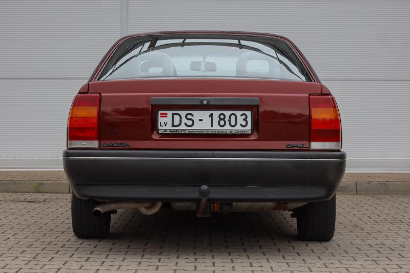 Opel - Omega - pic5