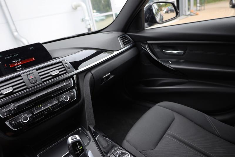 BMW - 320 - pic10