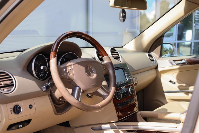 Mercedes-Benz - ML320 - pic9