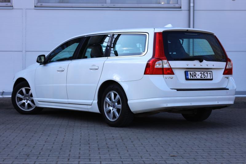 Volvo - V70 - pic4