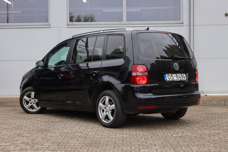 Volkswagen - Touran - pic5