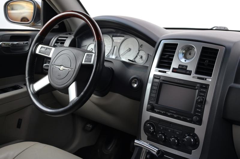 Chrysler - 300C - pic14