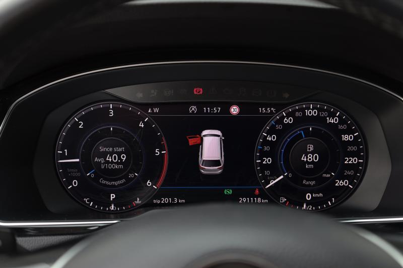 Volkswagen - Passat - pic19