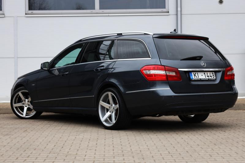 Mercedes-Benz - E200 - pic5