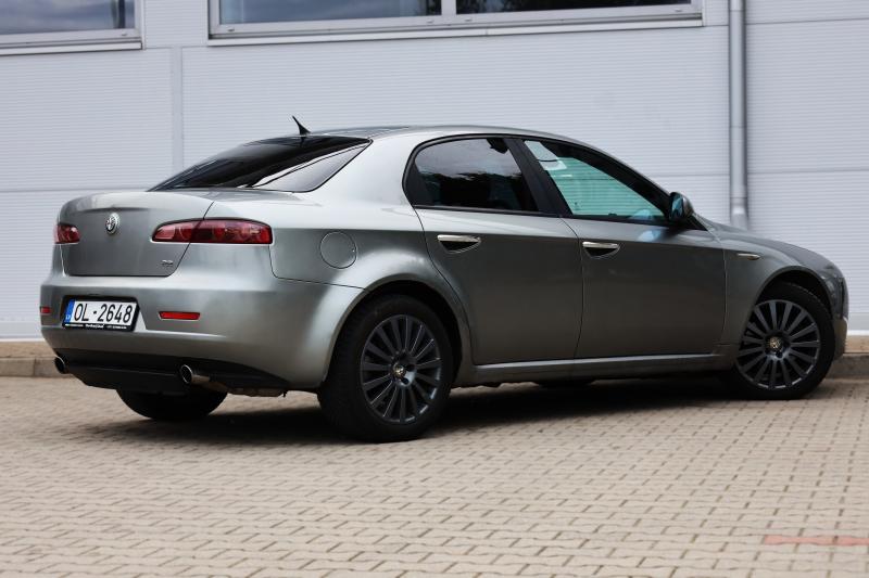 Alfa Romeo - 159 - pic6