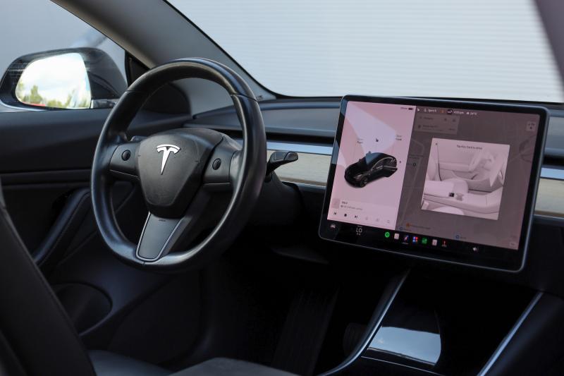 Tesla - Model 3 - pic17