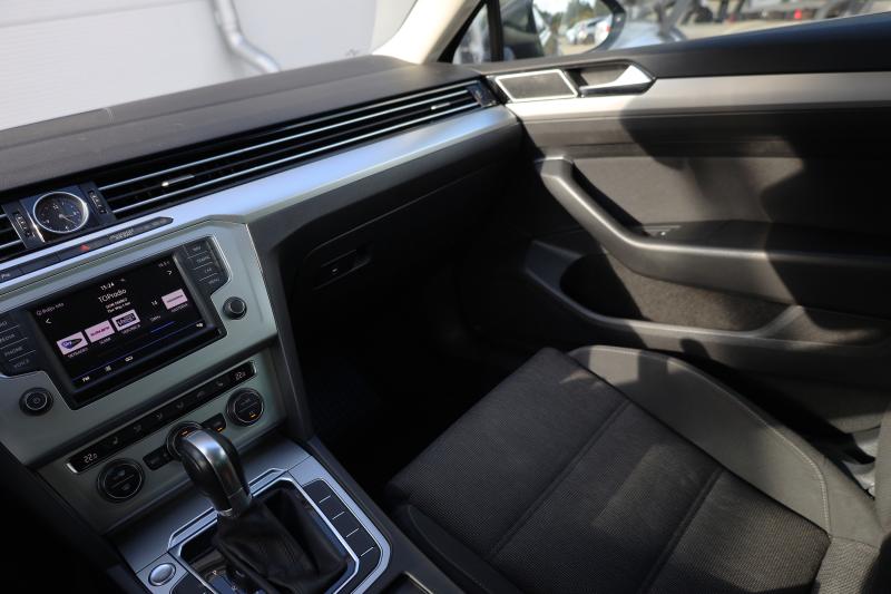 Volkswagen - Passat - pic7