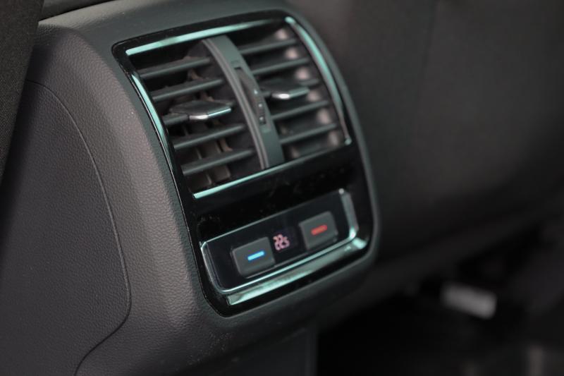 Volkswagen - Passat - pic15