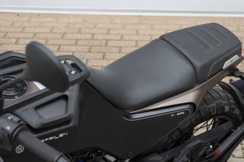Husqvarna - Svartpilen - pic2