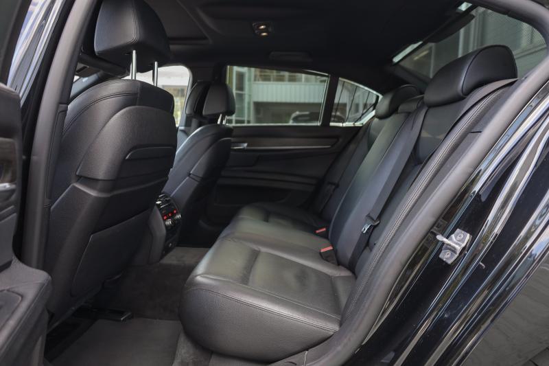 BMW - 740 - pic14