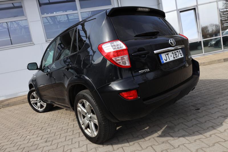 Toyota - RAV4 - pic4