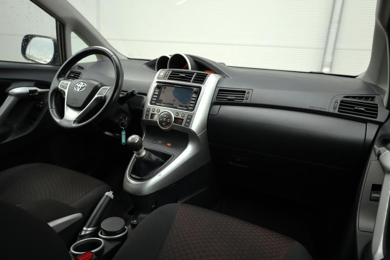 Toyota - Verso - pic9