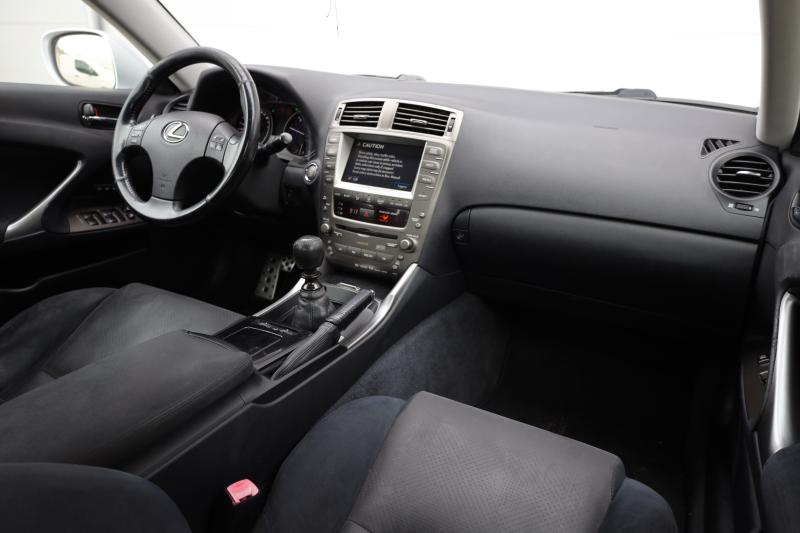 Lexus - IS 220 - pic12