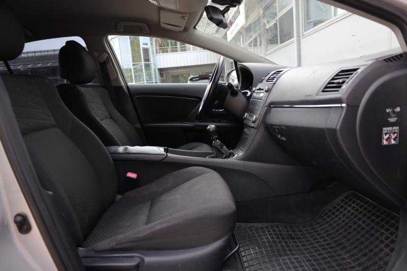 Toyota - Avensis - pic10