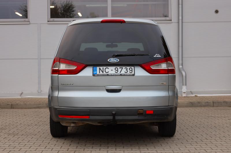Ford - Galaxy - pic4