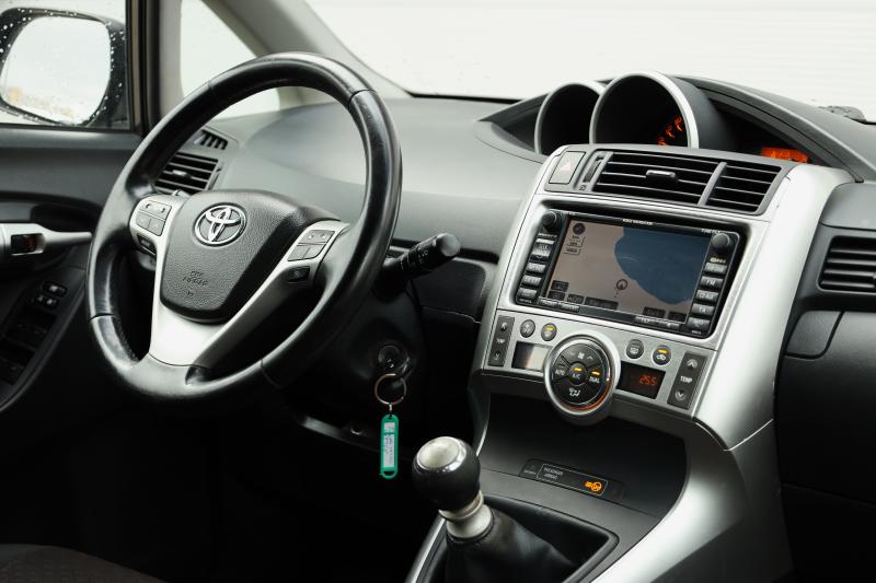 Toyota - Verso - pic10