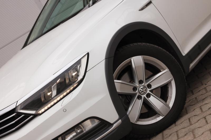 Volkswagen - Passat Alltrack - pic2